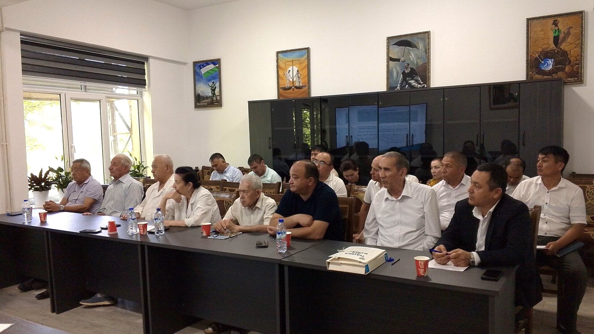 Institut hayotidan lavha