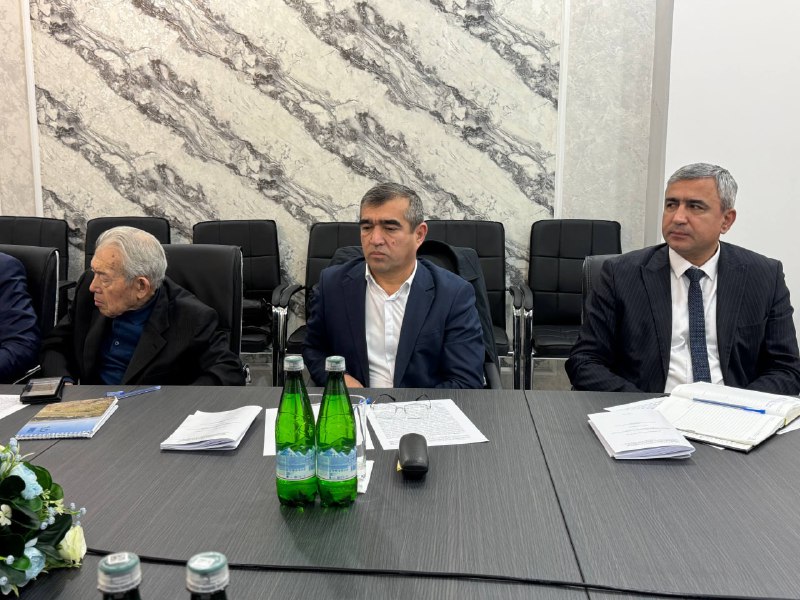 Ayni damda Ilmiy darajalarini beruvchi Ilmiy Kengash majlisi davom etmoqda.
