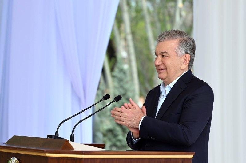 Prezident Shavkat Mirziyoyev “Yashil makon” umummilliy loyihasi doirasida koʻchat ekish tadbirida ishtirok…