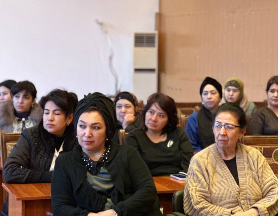 Institut hayotidan lavha