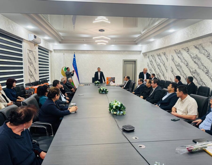 Institut hayotidan lavha